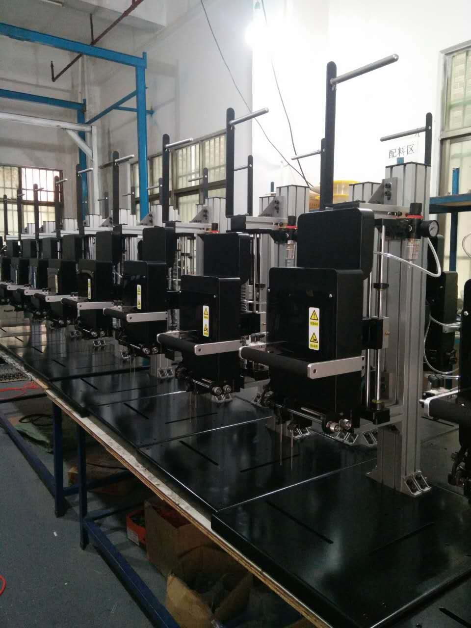 友众大批量二代胶钉机上线了